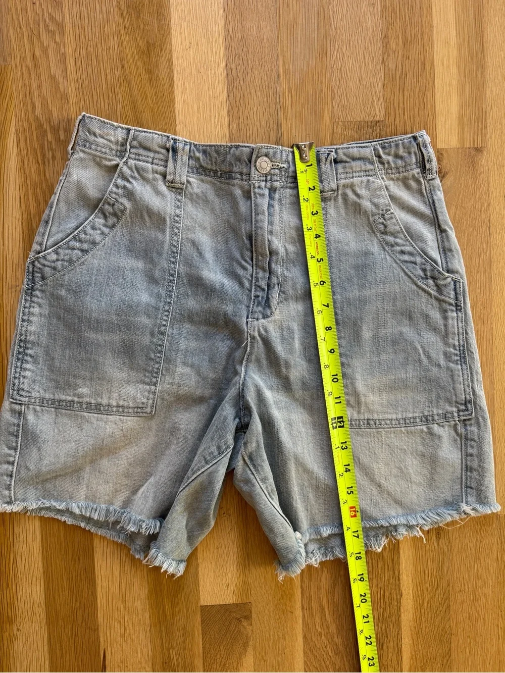 Anthropologie Pilcro Jean Shorts Bermuda oversized, cut off size 28 - Picture 3 of 9
